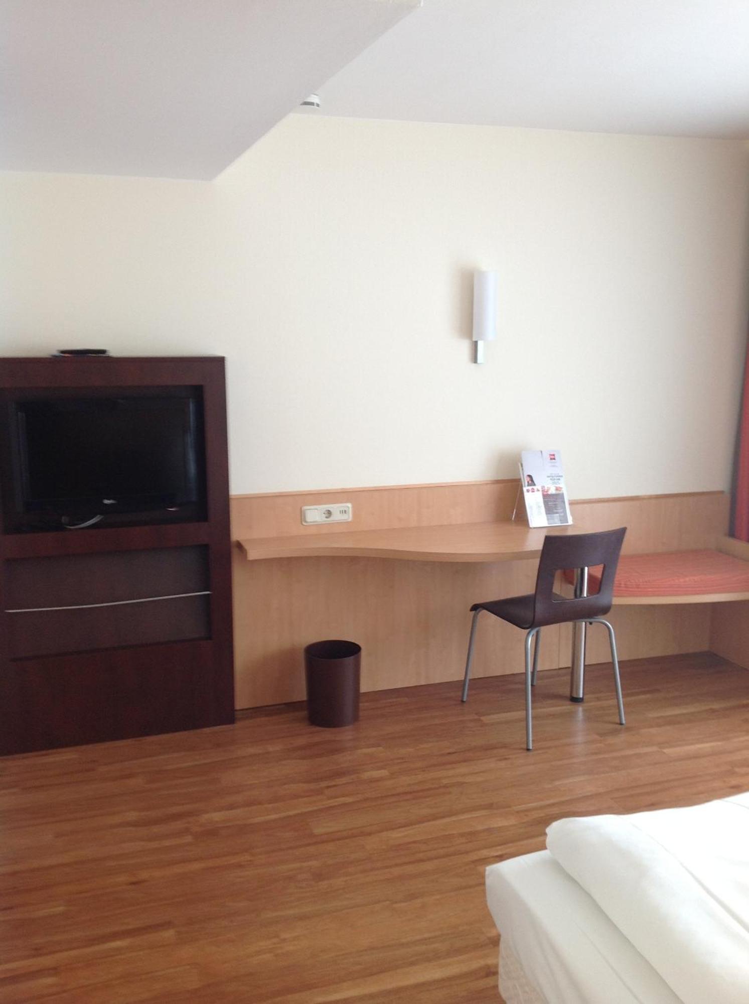 Saar City Hotel Saarbrücken Szoba fotó